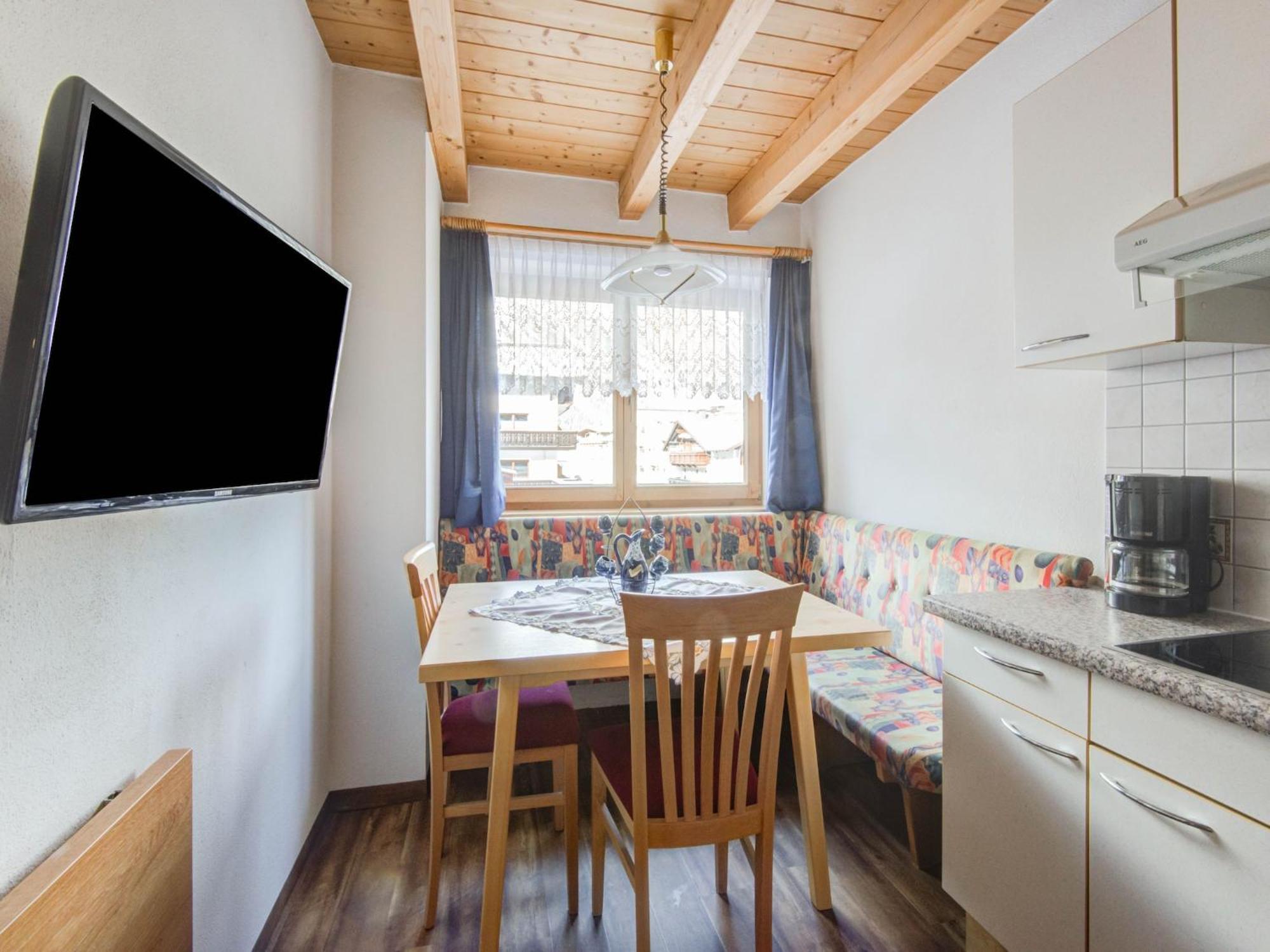 Comfortable Apartment In L Ngenfeld With Ski Storage แลงเงนเฟลด์ ภายนอก รูปภาพ