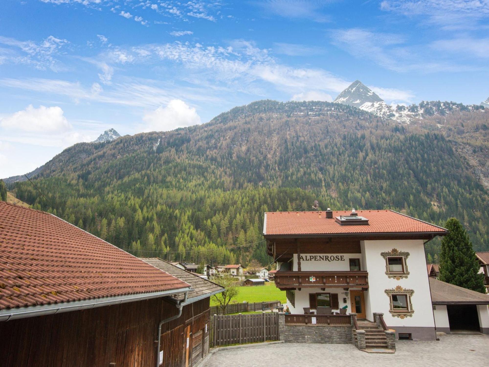 Comfortable Apartment In L Ngenfeld With Ski Storage แลงเงนเฟลด์ ภายนอก รูปภาพ